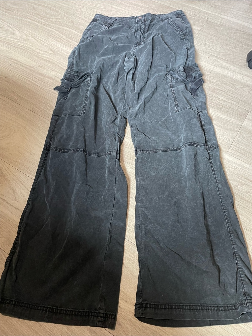American Eagle Outfitters Black Wide-Leg Cargo Pants